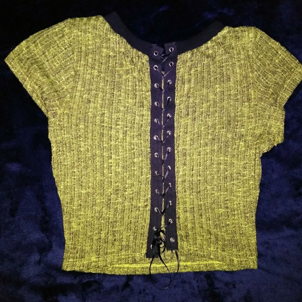 back tie -up Crop top - Picture 2 of 2